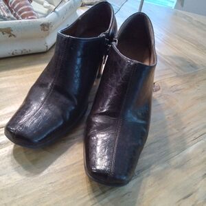 Aerolsoles Cinchuation Sz 7 Brown Vegan Leather Snake Embossed 2.75" Heel Bootie